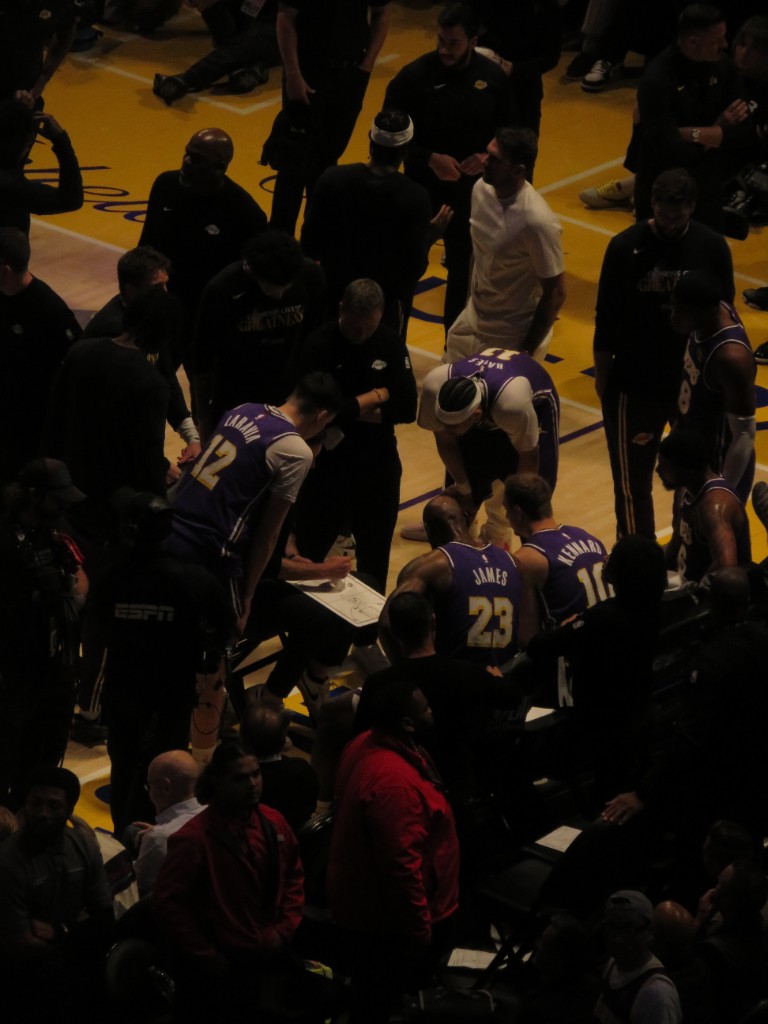 Los Angeles Lakers huddle